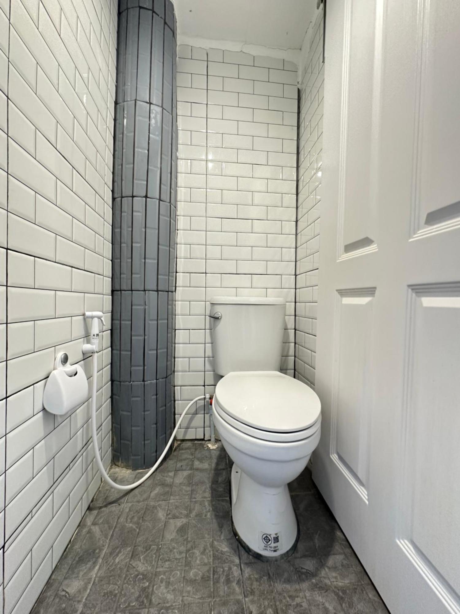 Chubby 9 Single Room Банкок Екстериор снимка