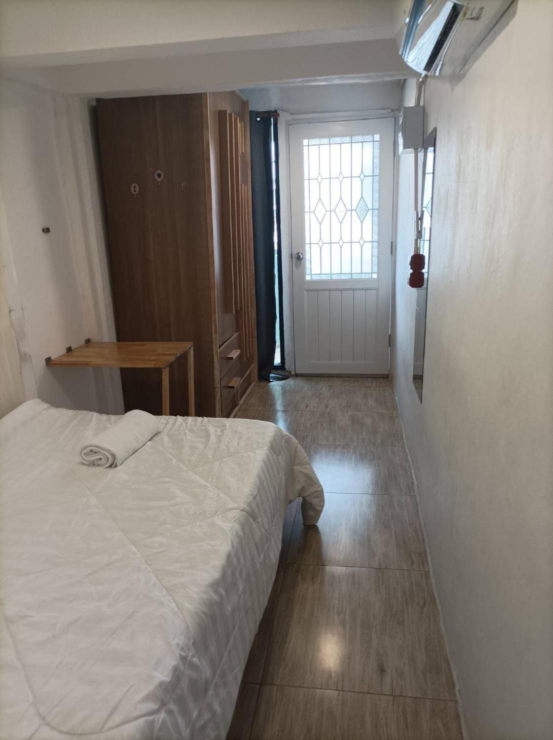 Chubby 9 Single Room Банкок Екстериор снимка